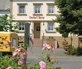 Das Gasthaus Herrig ist in dem kleinen Bauerndorf Meckel zuhause. Wir haben uns auf das Verwöhnen unserer Gäste mit guten Produkten aus der Eifel spezialisiert.