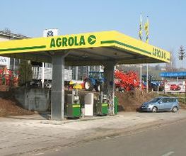 AGROLA Tankstelle Uffikon - überdacht zwei Tanksäulen
