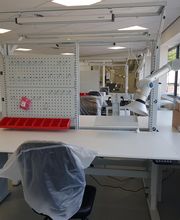 Sovella Nederland verzorgt de levering en montage van ESD-veilige werktafels voor bijvoorbeeld prototyping en R&D

Door het grote aanbod werktafels en  accessoires is elke EPA perfect in te richten naar uw wens. Wilt u de opstelling wijzigen? Dan is het door het modulaire systeem gemakkelijk aan te passen, zonder dat daar dure modificaties of compromissen voor nodig zijn.

Sovella Nederland BV levert ESD-veilige werktafels, stoelen, opslag en trolleys. Onze producten worden wetenschaps- en high tech organisaties.