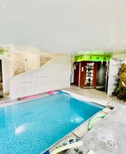 Thomas Rebecca image 5