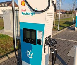 Shell Recharge Charging Station Bild 1