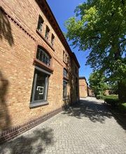Wegweiser Hinteransicht Office Center