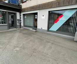 AXA, Geschäftsstelle Wattenwil Bild 1