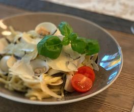 Pasta in der Alten Kanzlei in Wangen
Beste Pasta in Ihrer Nähe bekommen Sie in Wangen! Wir lieben diese frische Küche und freuen uns, dass wir dies auch an unsere Gäste in Wangen weiter geben dürfen. Immer frisch zu bereitet direkt in unserem Restaurant in Wangen.