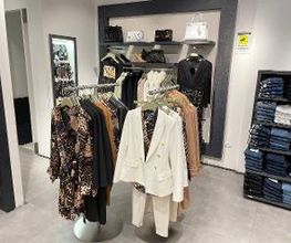 GUESS immagine 4