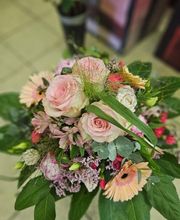 Bayer Blumen Moderne Blumengestaltung Eingang Augsburgerstr. Bild 7