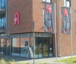 Aussenansicht der Einhorn-Apotheke