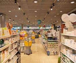 interieur-de-la-pharmacie-sun-store-vernier