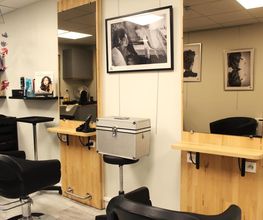 Le Salon Laurent image 2