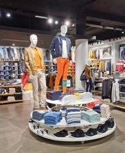 Photo de l'intérieur du magasin Jules Saint Malo