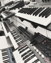 Eine Auswahl an Tastensynthesizern kann man bei uns nicht nur kaufen, sondern auch mieten!