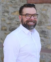 Rechtsanwalt Tim Renker - Anwalt für Beamtenrecht und Disziplinarrecht in Frankfurt