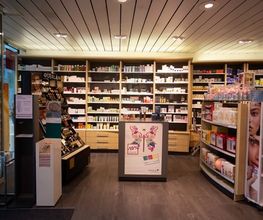 innenraum-amavita-apotheke-und-drogerie-brugg