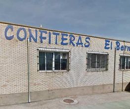 confiteria-el-bernesga-fachada-03.jpg