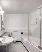 Guest room bath