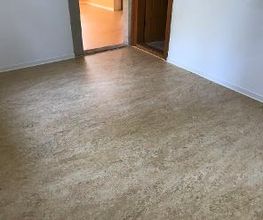 Linoleumboden von Forbo aus der Kollektion Marmoleum Real verlegt.