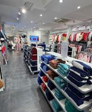 OKAIDI COMO VIA MILANO immagine 8