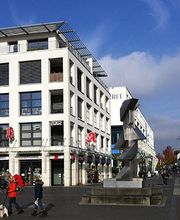 Aussenansicht der Adler-Apotheke Kirsten