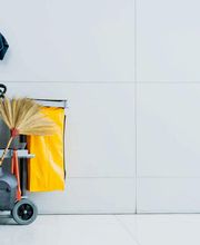 Höchste Saubererkeit für Ihre Mitarbeiter
Wir von der FDL Reinigungen GmbH bieten professionelle Unterhalts- und Büroreinigungen an, um Ihren Mitarbeitern eine angenehme Arbeitsatmosphäre zu bieten, die das Arbeitsklima fördert. Wir erstellen für unsere Kunden in Basel und dem gesamten Basel-Land gerne ein individuelles Reinigungskonzept für Werkshallen, Lager, Labore und weitere Räumlichkeiten und unsere Mitarbeiter übernehmen dann die gründliche Reinigung Ihrer Räumlichkeiten.

Unser Angebot ist preiswert und leistungsstark.