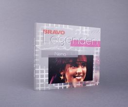 Die BRAVO Legenden Vol. 08 - enthält alle Berichte, Artikel, Poster, Starschnitte und Bilder zu Nena. Alles was je in BRAVO über die deutsche Pop-Queen Nena berichtet wurde. Ein Muss für Sammler.