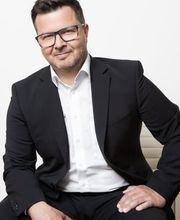 Dr. Pirmin Schmid
Rechtsanwalt Notar
Fachanwalt für Bau- und Architektenrecht
Schiedsrichter und Schlichter nach SOBau