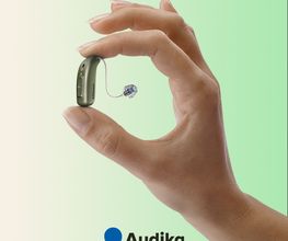 Oticon Real høreapparat - størrelse ift. hånd - Audika