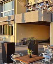 Stiftung Alters- Pflegeheim Riedacker - Eingang Wohnhuus Niesen