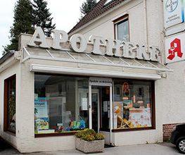 Aussenansicht der Apotheke am Schraberg