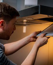 Verwenden Sie für die Sicherheit Ihres Gerätes bei Reparaturen ausschließlich Original Bauknecht Teile, damit Ihr Gerät weiter läuft wie am ersten Tag.