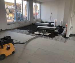 Trockenestrich mit Ausgleichsschüttung für verbesserten Schall- und Wärmeschutz – die leichte Alternative zu herkömmlichem Nassestrich.