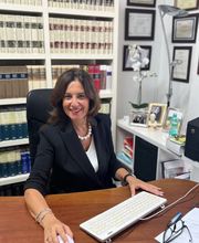 Tra i servizi offerti figurano anche risarcimenti per incidenti stradali, marittimi e aerei, nonché consulenze su tematiche emergenti come la responsabilità civile e penale legata all'Intelligenza Artificiale.