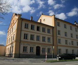 Brauereigebäude Schlossbrauerei Maxlrain, Fassadenanstrich