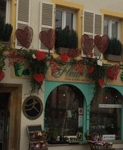 A Fleur De Pot image 10
