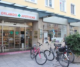 Aussenansicht der Orlando-Apotheke