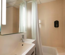 B&B HOTEL Cholet Sud image 8