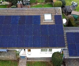 12 Photovoltaikanlage auf Einfamilienhaus.jpg