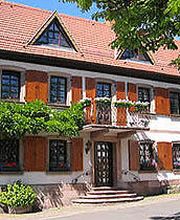 Aussenansicht der Herrenberg-Apotheke