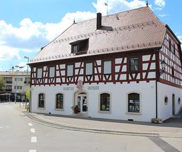 Aussenansicht der Mauritius-Apotheke