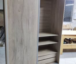 Muebleconpuertascorrederapararopa.jpg