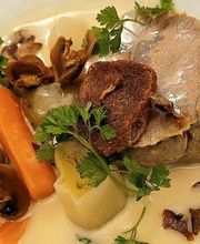 Augusto Chez Laurent image 9