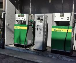 AGROLA Tankstelle in Kaisten 3 Tanksäulen mit Zahlterminal. 