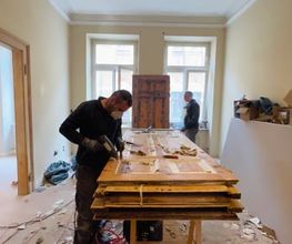 Die H+S Immobilien GmbH aus Koblenz bietet fachgerechte Renovierung historischer und moderner Türen – für den Werterhalt und ein stilvolles Erscheinungsbild Ihrer Immobilie.
