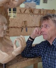 Holzbildhauer Ralph Hübschmann