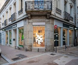 Lacoste Saint Etienne image 6