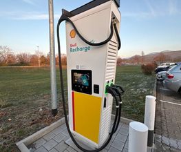 Shell Recharge Charging Station Bild 1