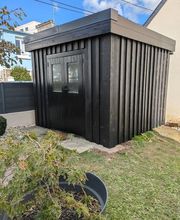 S.J. Jardins image 4