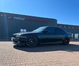 BMW E38 foliert in Black Green
