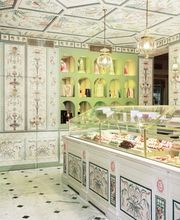 Ladurée Royale image 2