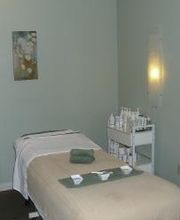Anthony Johns Day Spa Salon & Boutique image 8