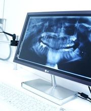 Dr. med. dent. Bühler Nico Bild 6